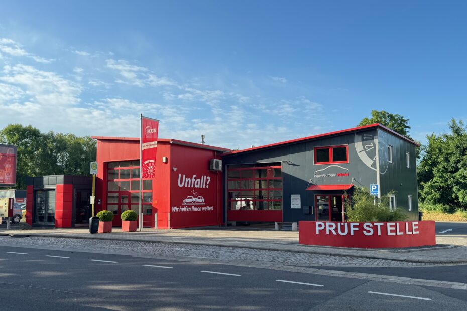 KFZ Prüfstelle KÜS in Saarbrücken Außenansicht